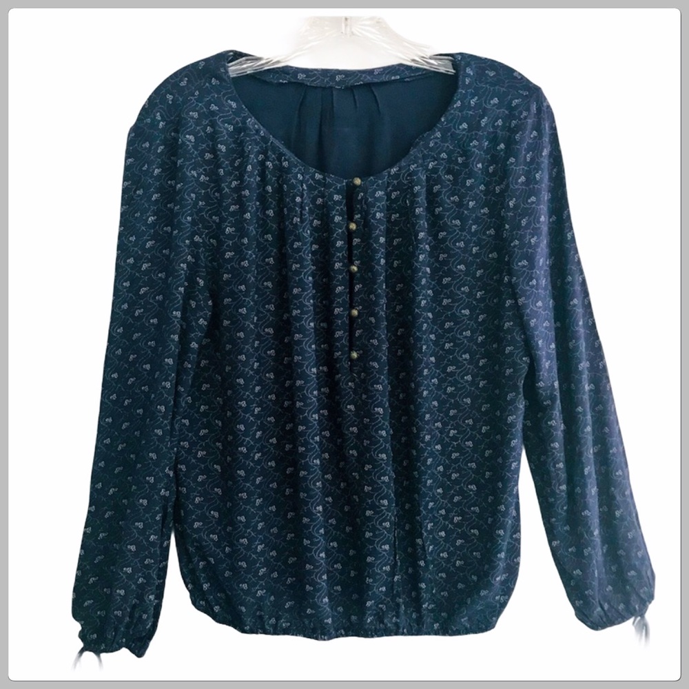HP Navy Blue/White Bronze Button Blouse Size M